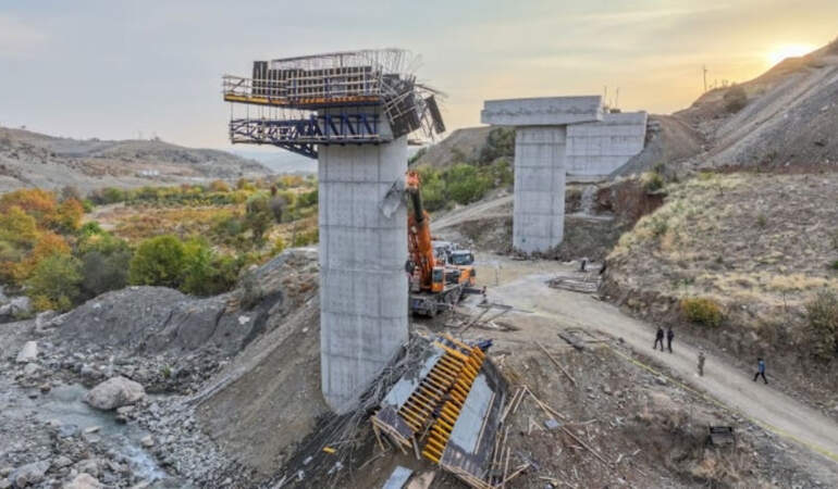 Diyarbakır’da viyadük çökmesiyle 4 işçi hayatını kaybetmişti: Soruşturma kapsamında 4 kişi gözaltına alındı
