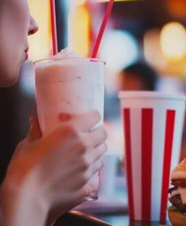 Bunu yapan restoran yandı: İçeceğe ek ücret isteyen işletmeye ceza yağdı