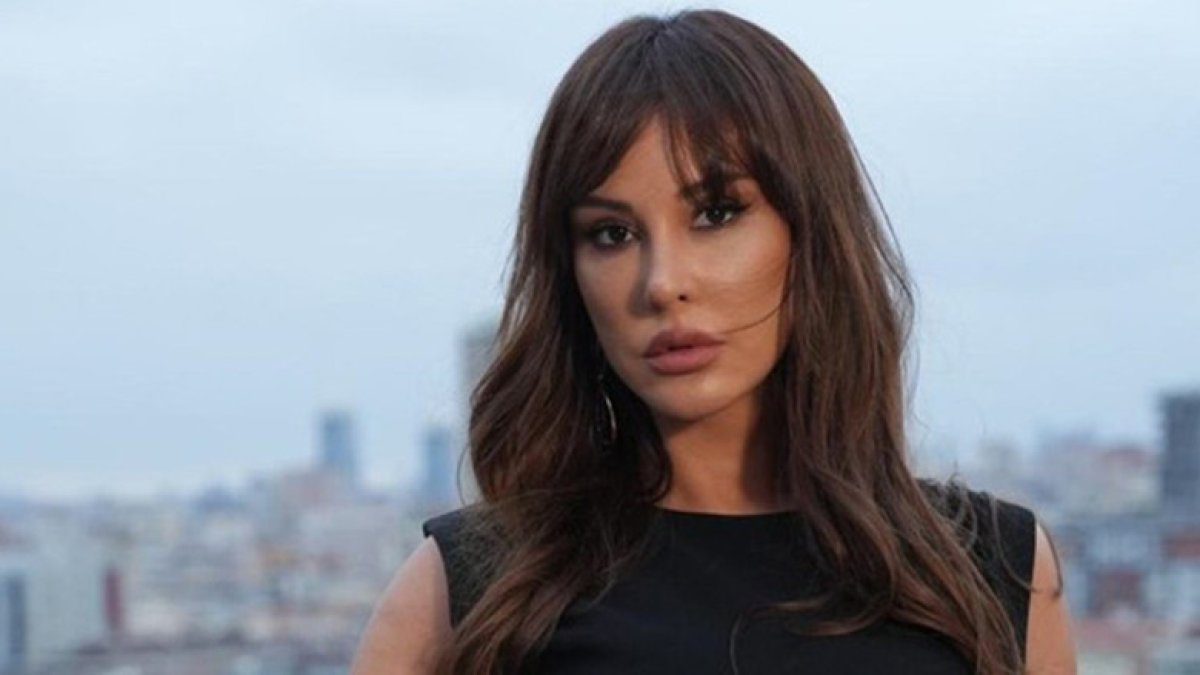 8 yıl sonra tekrar ekranlarda! Ebru Destan’ın yıllar içindeki değişimi gündem oldu: Hiç yaşlanmamış