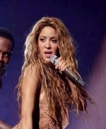 Zaman ona işlemiyor! Ünlü şarkıcı Shakira 20 yıl sonra aynı performansla sahnede! Asla yaşlanmıyor, enerjisi bitmiyor
