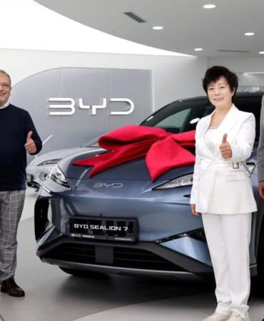 BYD Başkan Yardımcısı, Türkiye’de ilk teslimatı yaptı