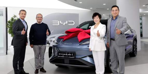 BYD Başkan Yardımcısı, Türkiye’de ilk teslimatı yaptı