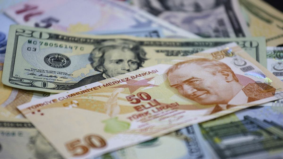 Commerzbank’tan çarpıcı tahmin: Dolar yıl sonunda 44, 2026’da 55 TL olacak