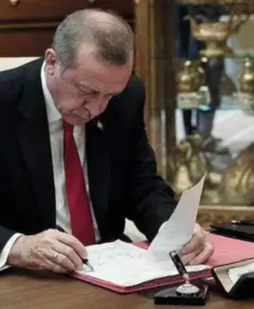5 Bakanlıkta Atama ve Görevden Alma Kararları Resmi Gazete’de