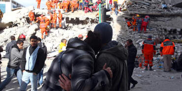 644 Kişi Ölmüştü: Van’daki Deprem Nedeniyle Aranan Eski Müdüre 14 Yıl Sonra Kelepçe