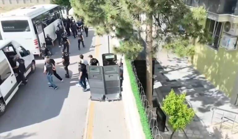 İçişleri Bakanı Ali Yerlikaya Duyurdu! 45 İlde Dev FETÖ Operasyonu!  67 Kişi Tutuklandı