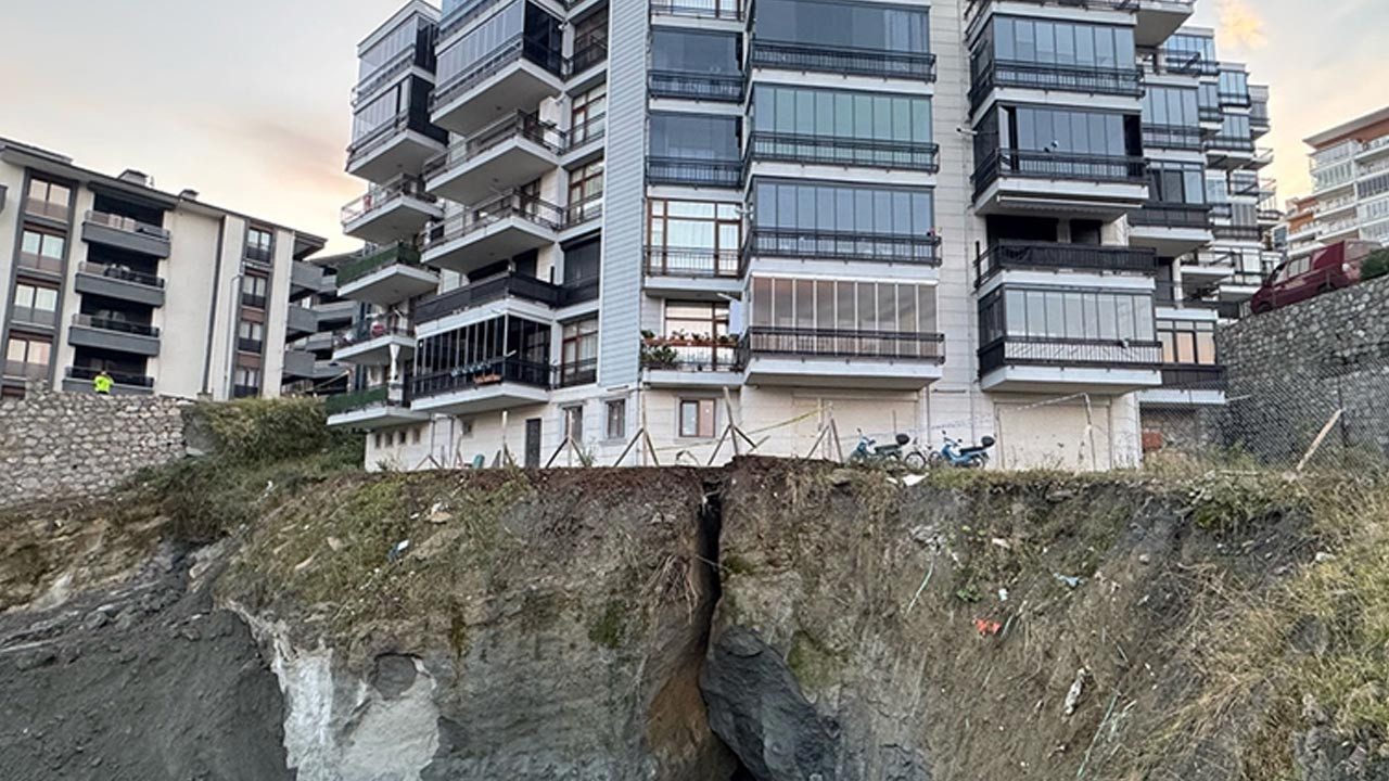 Amasra’da İnşaat Alanında Toprak Kayması! 24 Daire Boşaltıldı, 70 Kişi Tahliye Edildi