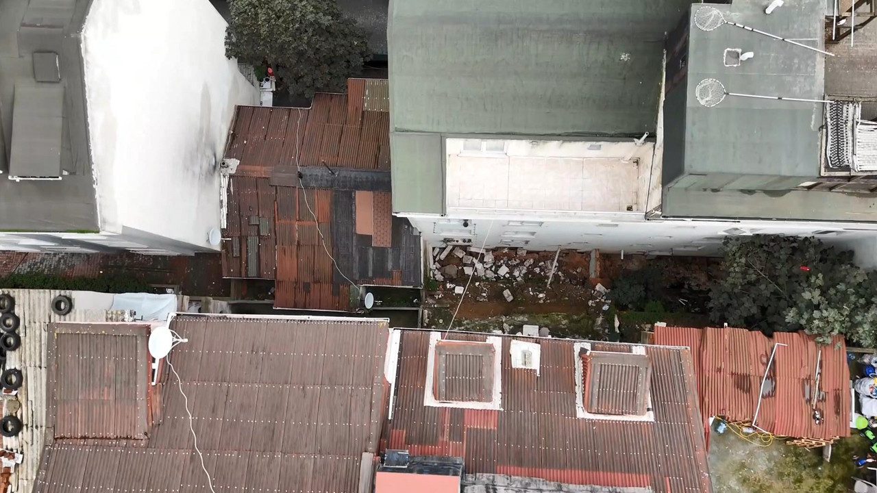 Arnavutköy’de Korku Dolu Anlar! Deprem Oluyor Sandılar, 2 Bina Acilen Boşaltıldı