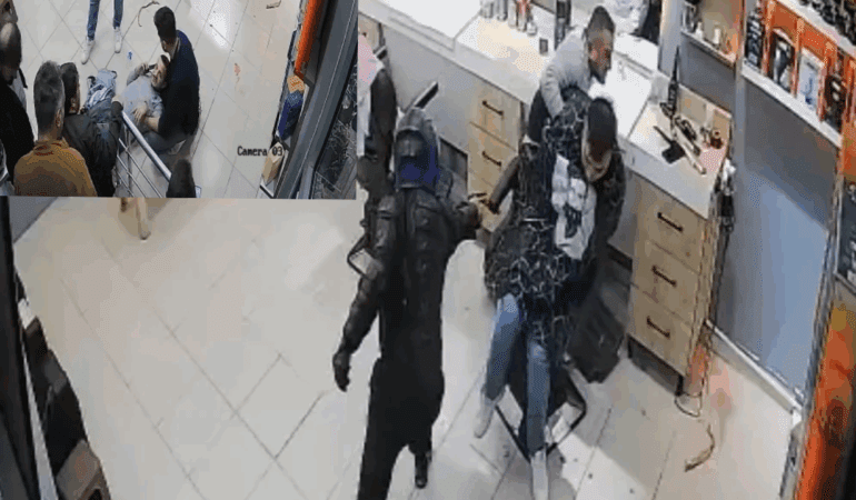 Berber Dükkanına Silahlı Saldırı! Dehşet Anları Kamerada