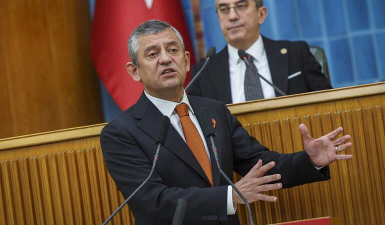 Bir Demirtaş Çıkışı da Özgür Özel’den! ‘Bugünkü Genel Başkan Olarak Özür Diliyorum’