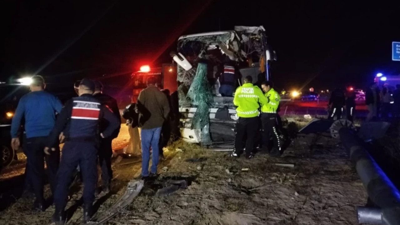 Denizli’de Feci Kaza! Minibüs ile Yolcu Otobüsü Çarpıştı