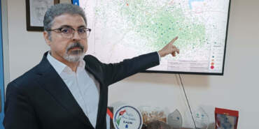 Deprem Uzmanından Sındırgı Uyarısı: ‘Binaları Acilen Boşaltın!’