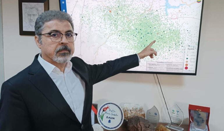 Deprem Uzmanından Sındırgı Uyarısı: ‘Binaları Acilen Boşaltın!’