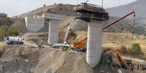Diyarbakır’da Köprü İnşaatında Facia! Ölü ve Yaralılar Var