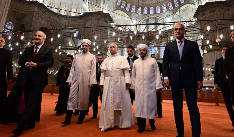 CANLI | Dünya Yakından Takip Ediyor… Papa 14. Leo Mor Efrem Süryani Kadim Ortodoks Kilisesi’nde