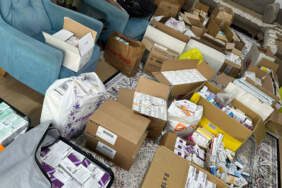 Eczane Sahibinin Evine Operasyon: 2 Bin 500 İlaca El Konuldu