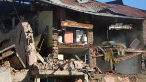Erzurum’da Doğal Gaz Patlaması! İki Ev Çöktü