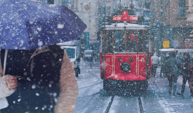 İstanbul’a Kar Geliyor! Meteoroloji Uzmanı Uyardı: O Tarihlere Dikkat
