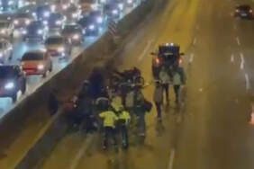 Kazaya Müdahale Eden Trafik Polisine Motosiklet Çarptı! Olay Anı Kamerada