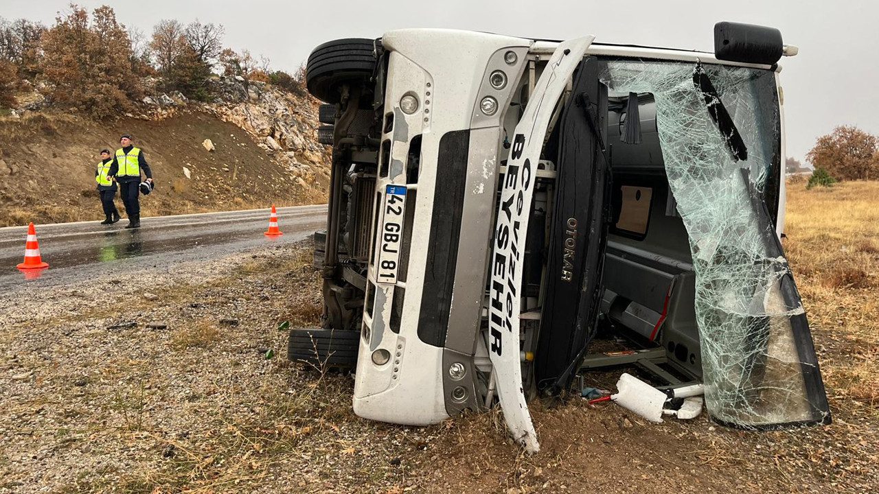 Konya’da Okul Servisi Devrildi: Çok Sayıda Yaralı Var