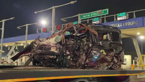 Kuzey Marmara Otoyolu’nda Feci Kaza! Araç Gişelere Çarptı