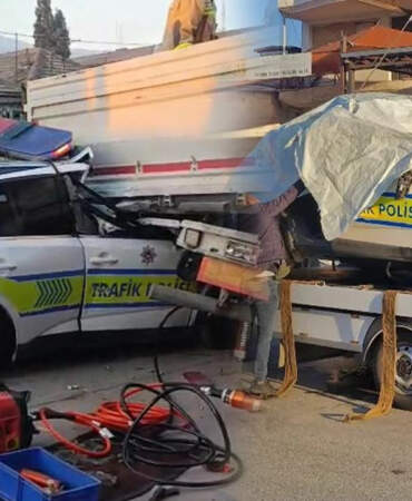 Manisa’da Feci Kaza! Trafik Polisi Aracı Tıra Çarptı! 1 Polis Şehit Oldu, 1 Ağır Yaralı