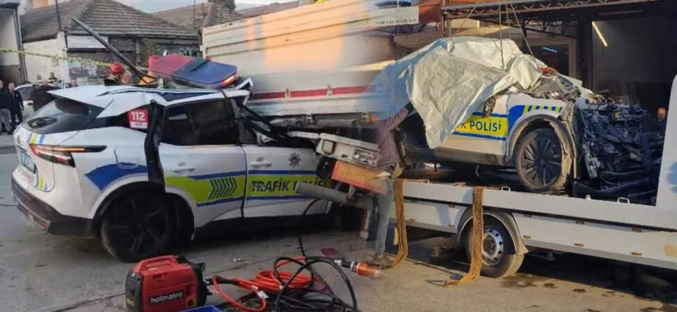 Manisa’da Feci Kaza! Trafik Polisi Aracı Tıra Çarptı! 1 Polis Şehit Oldu, 1 Ağır Yaralı