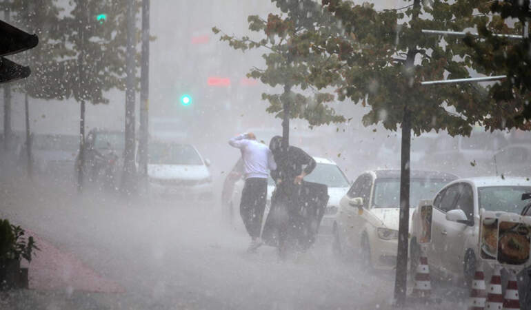 Meteoroloji Alarm Verdi: Yağmur Kapıda! Bu İllerde Sağanak ve Sis Etkili Olacak