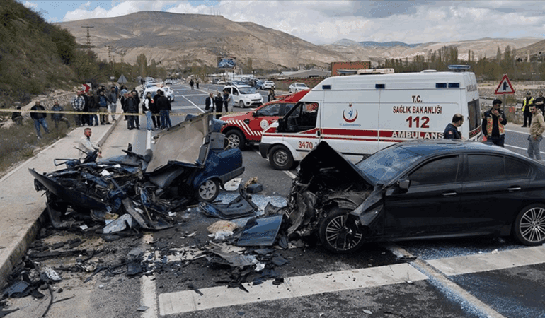 Trafikte Kara Bilanço! Bakan Yerlikaya Acı Tabloyu Paylaştı