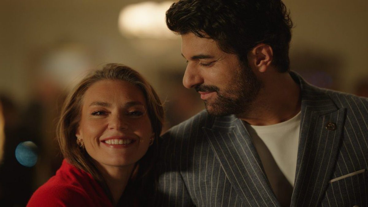 Engin Akyürek ve Aslı Enver’li yapıma müjdeli haber! Enfes Bir Akşam ikinci sezon onayı aldı
