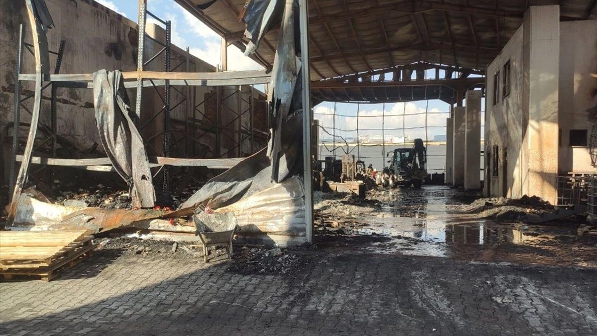 Kozmetik fabrikasında çıkan yangında ölü sayısı 7’ye yükseldi
