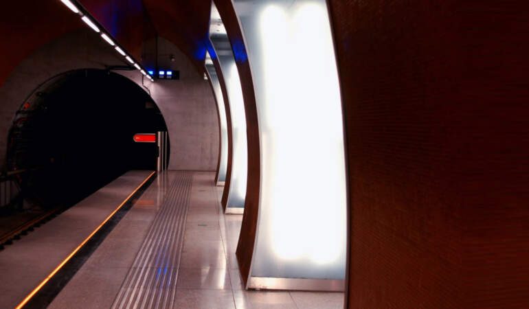 Metro tünelleri acil durumlarda 1,4 milyon kişiye sığınak olacak