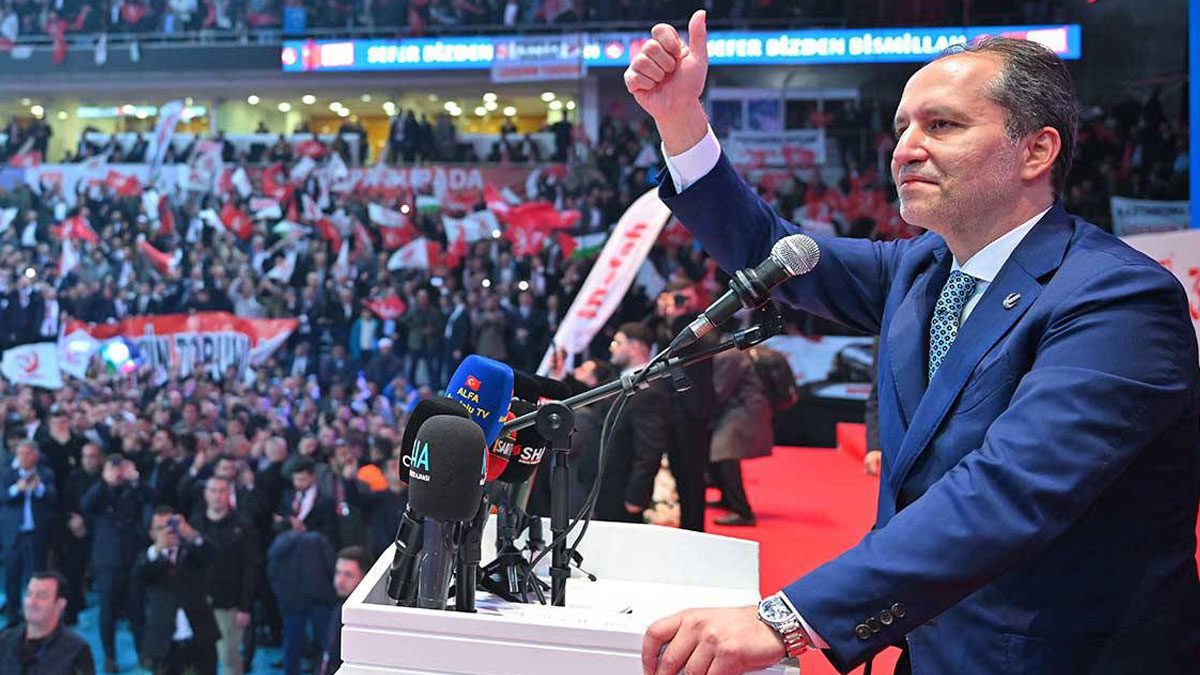 Erbakan, Yeniden Refah Partisi’nin genel başkanlığına tekrar seçildi