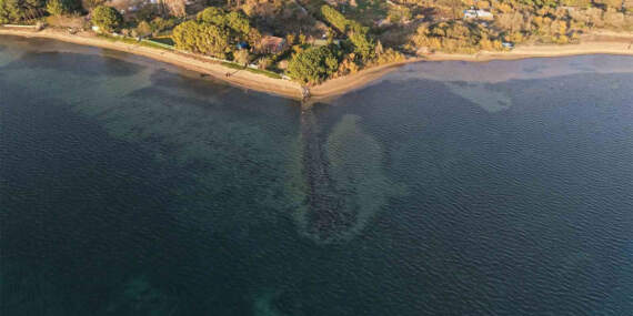 Erdek’te deniz çekildi, binlerce yıllık antik liman ortaya çıktı