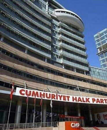 CHP’de 10 milletvekilinden Özel’e tutuklu belediye başkanları için çağrı: “Parti içi muhakeme süreci işletilsin”