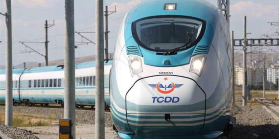 Uraloğlu duyurdu: Tren biletlerinde öğretmenlere yüzde 50 indirim