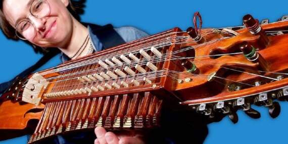 Belki de ilk kez görüyorsunuz… Sesi kulaklarda çınlıyor, rock müziklerde bile kullanılıyor! Yüzyıllık çalgı: Nyckelharpa