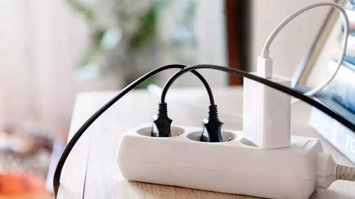 Evlerdeki gizli yangın tehlikesi! Mutfakta uzatma kablosu kullanırken dikkat