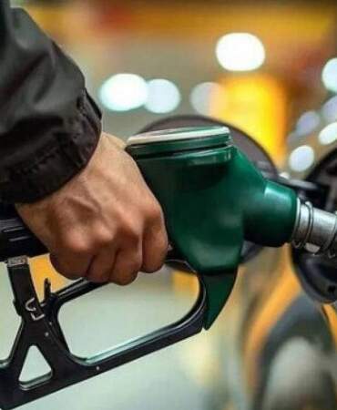 Akaryakıtta tabela değişiyor! Motorine dev zam yolda: Cuma gününden itibaren geçerli olabilir
