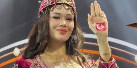 Türk güzeli Ceren Arslan’dan Miss Universe isyanı: Mobbing uyguladılar, bayrağıma izin vermediler