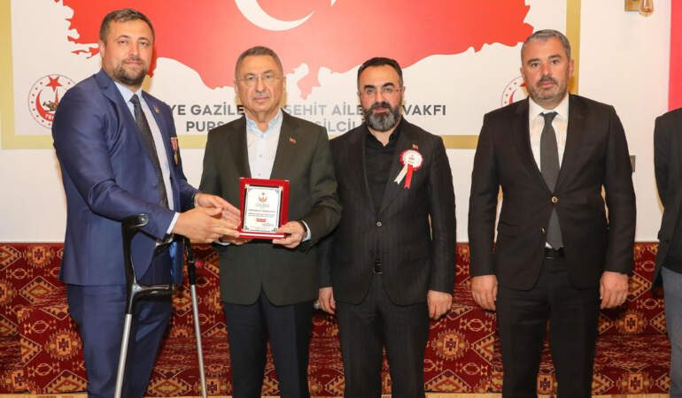Fuat Oktay Ankara’da şehit aileleri ve gazilerle buluştu