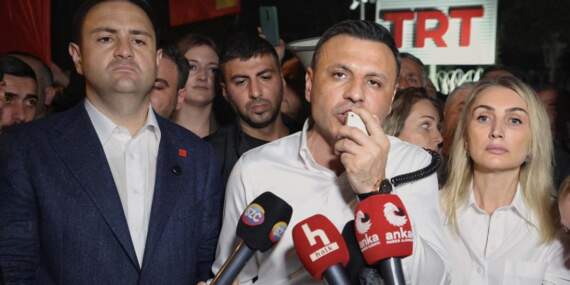 CHP’liler TRT binasına yürüdü: Halkın duruşmaları canlı izlemeye hakkı var