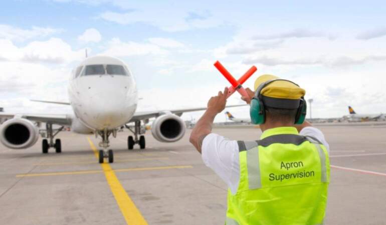 Apron memuru nedir, maaşları ne kadardır? İşte 2025 Apron maaşları…