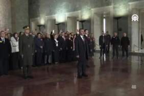 Tekin ve 81 ilden gelen öğretmenler Anıtkabir’de