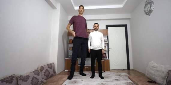 “Dünyanın en uzun adamı” Sultan Kösen’in hayatı belgesel oluyor