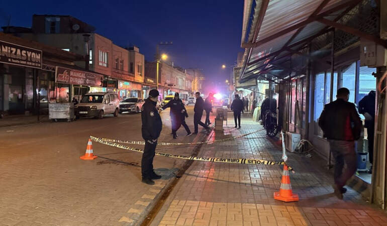 Adıyaman’da Erkek Şiddeti! Ayrıldığı Eşini Öldürdü, Kızını Yaraladı