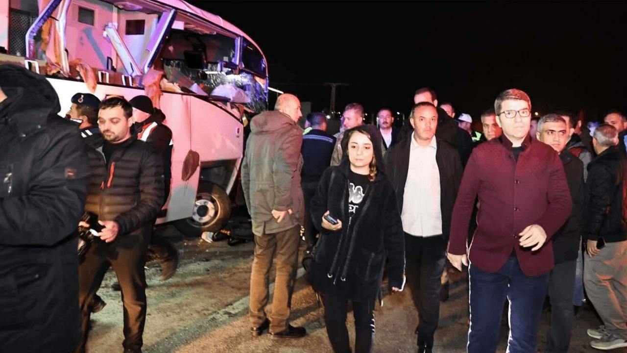 Cezaevi Nakil Aracı Kaza Yaptı! 23 Yaralı…