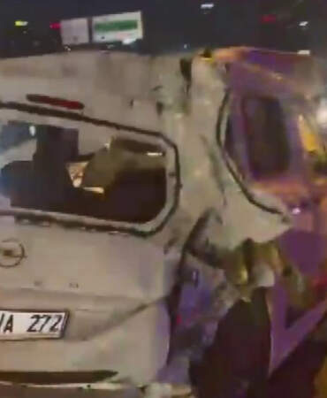 Bağcılar’da Zincirleme Kaza! 3 Şerit Trafiğe Kapatıldı