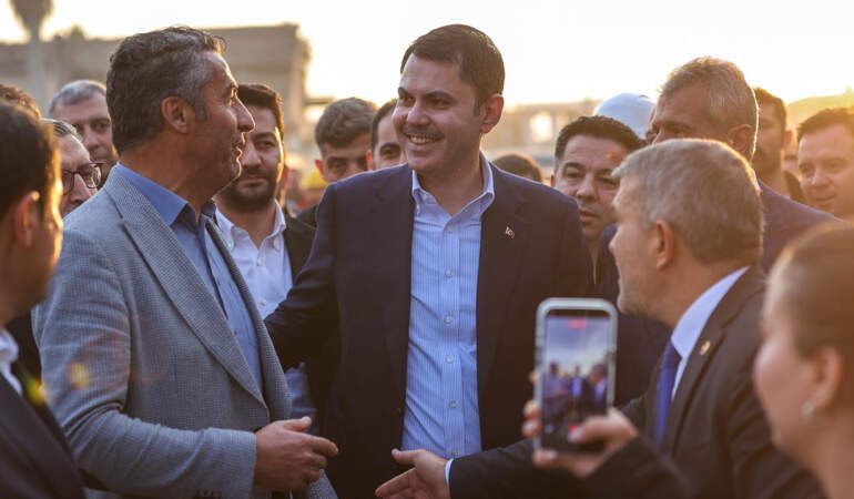 Bakan Kurum, Hatay’da Sahaya İndi: Afet Konutlarını İnceledi