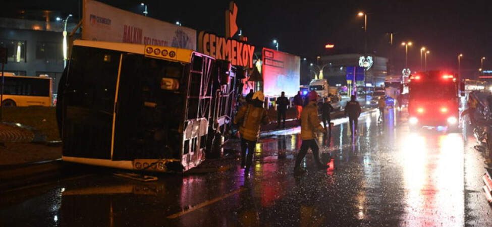 Çekmeköy’de İETT Otobüsü Devrildi
